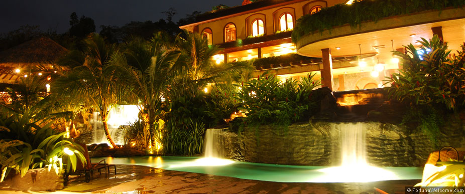 Luxury hotel in La Fortuna with hot springs