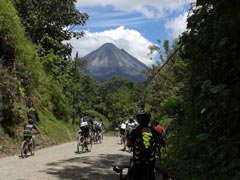 Tour de bicicleta en el volcán