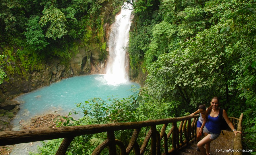 Get ready to admire the blue-colored waters of the enchanting Rio Celeste, Costa Rica!