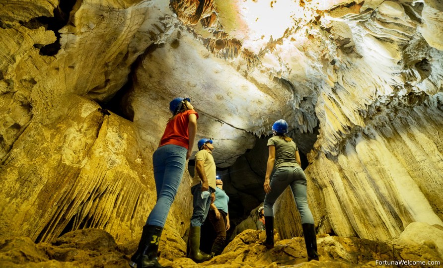 Venado Caves