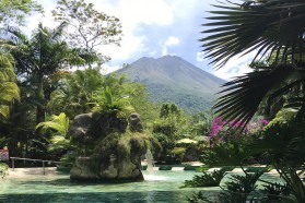 Piscina con vista al Volcán