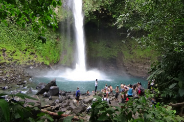 1 Flat Ha. On the road to La Fortuna Waterfall