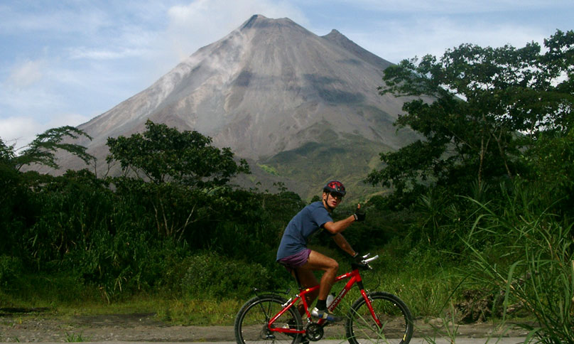 Tour de MTB en Arenal para expertos