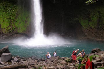 ¡Disfruta de un memorable paseo a caballo hasta la Catarata La Fortuna!